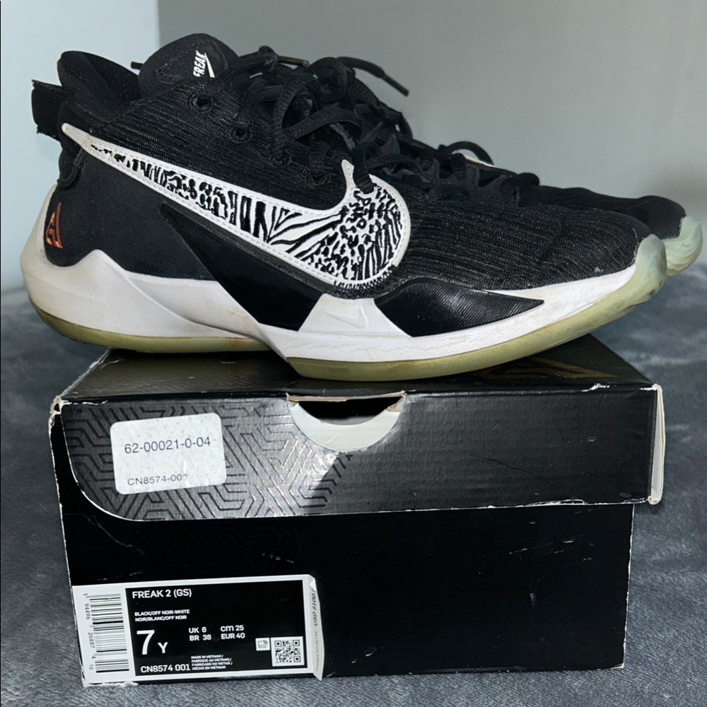 Nike Black and White Athletic Shoes